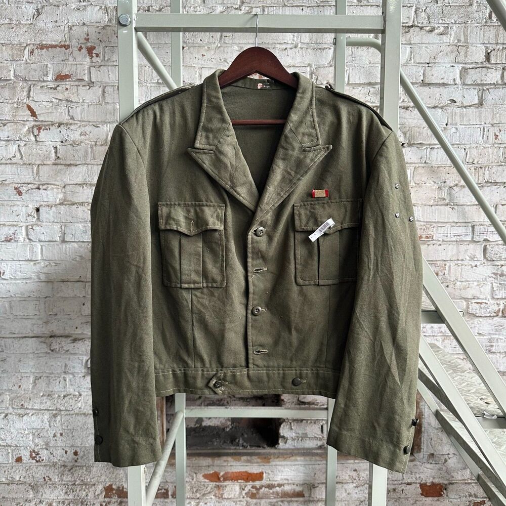 1960s Span Olive Cropped Button Utility Jacket Lapels Two Chest Pockets